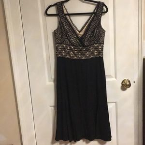Elie Tahari size 6 nude and black lace dress